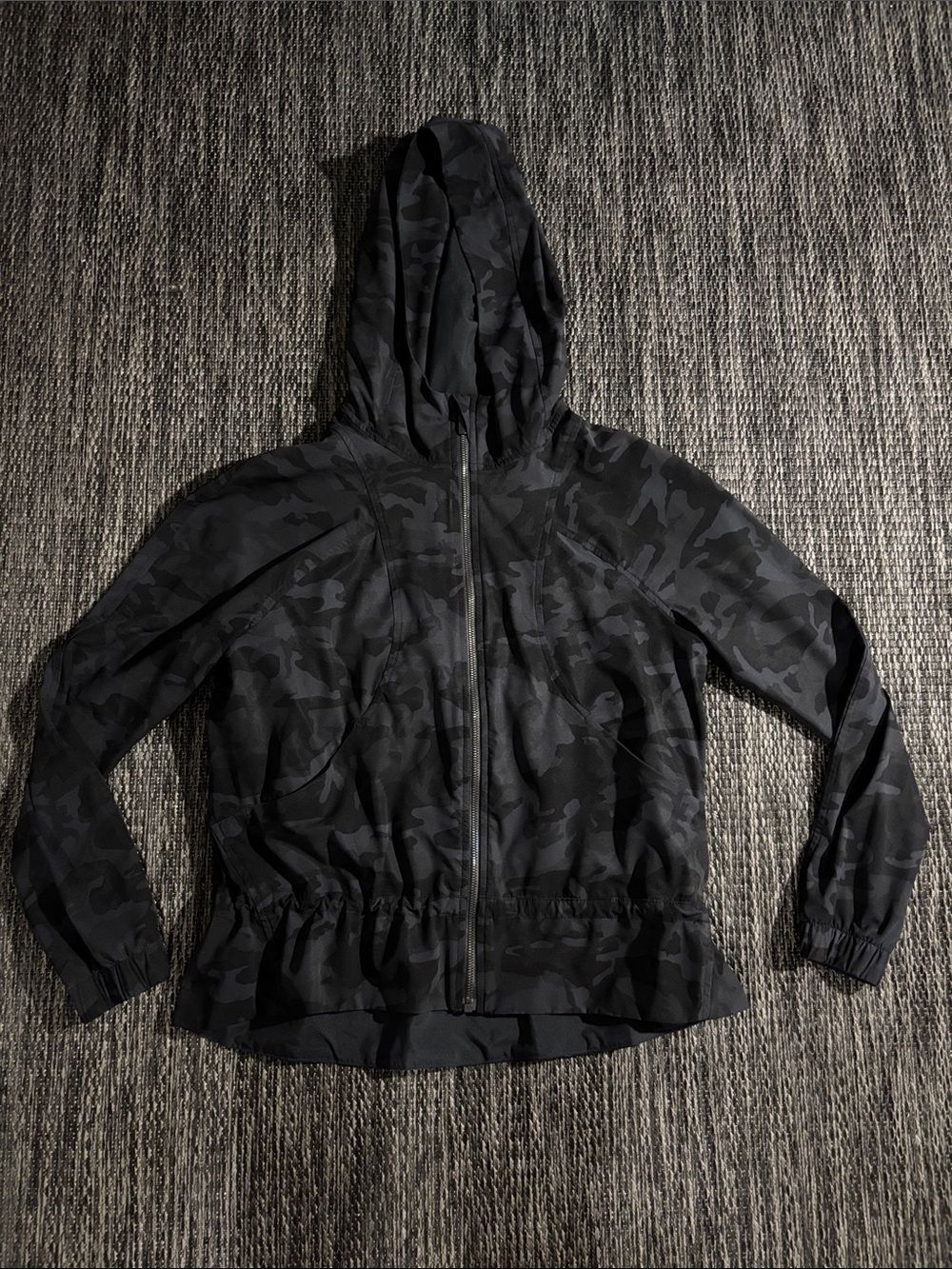 Lululemon Pack It Up Rain Jacket Lightweight Incognito Camo Multi Grey Size 6